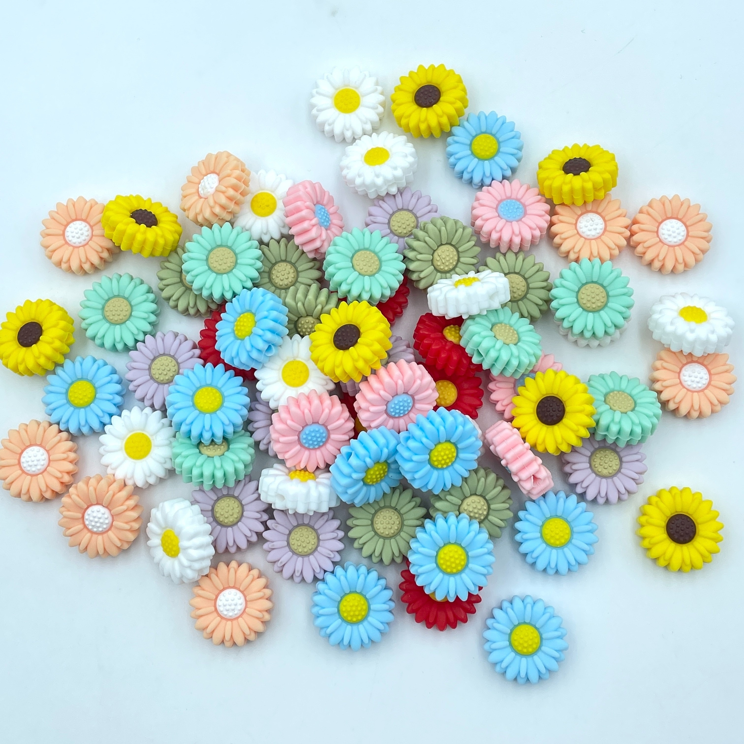 

10 Pcs Cute Flower Silicone Beads, Various Colors, Very Easy To String, Can Make Hand String, Bracelet, Bag Pendant, Car Key Chain, Necklace