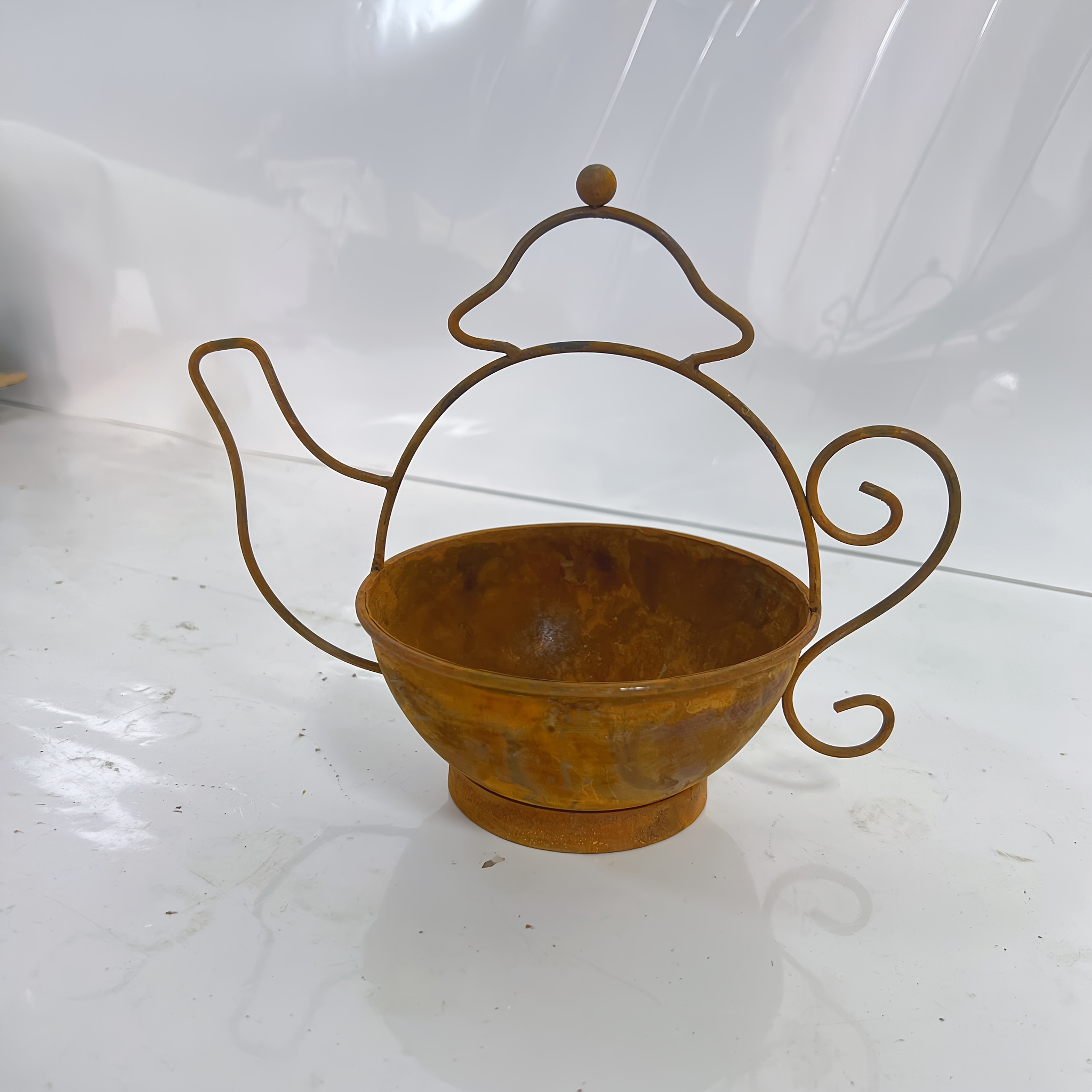 TEMU 1pc Vintage Distressed Wrought Iron Teapot-shaped Flower Pot, Creative Distressed Metal Watering Can-style Planter, Outdoor Garden, Courtyard,