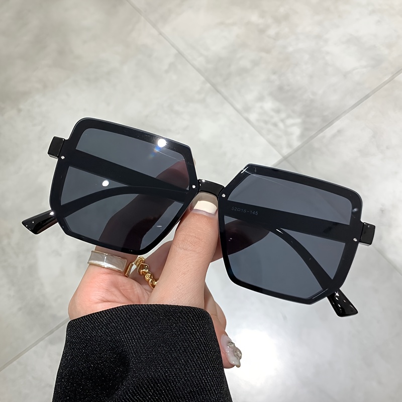

Oversized Square Fashion Fashion Glasses For Women Men Anti Glare Outdoor Sun Shades For Shopping Party Travel