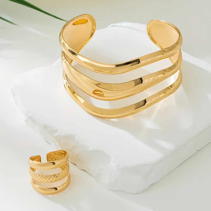 Women's Adjustable Hollow Line Wave Design Bracelet & Ring Set