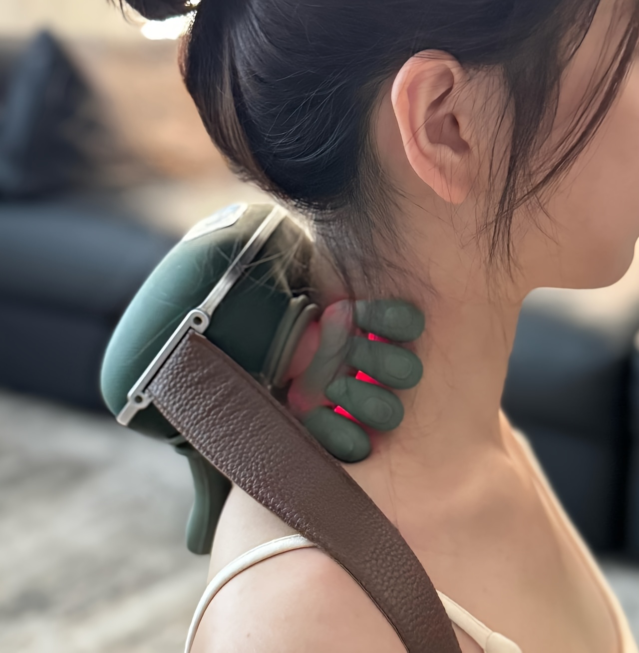 USB Rechargeable Deep Tissue Massager, 8-Claw - Portable Finger Press Massager Suitable for Neck, Back, Shoulders, and Legs - Perfect Relaxing Gift for Men and Women, Waist, Trapezius Muscle Massager, Wireless Portable Hot Compress Neck and Shoulder