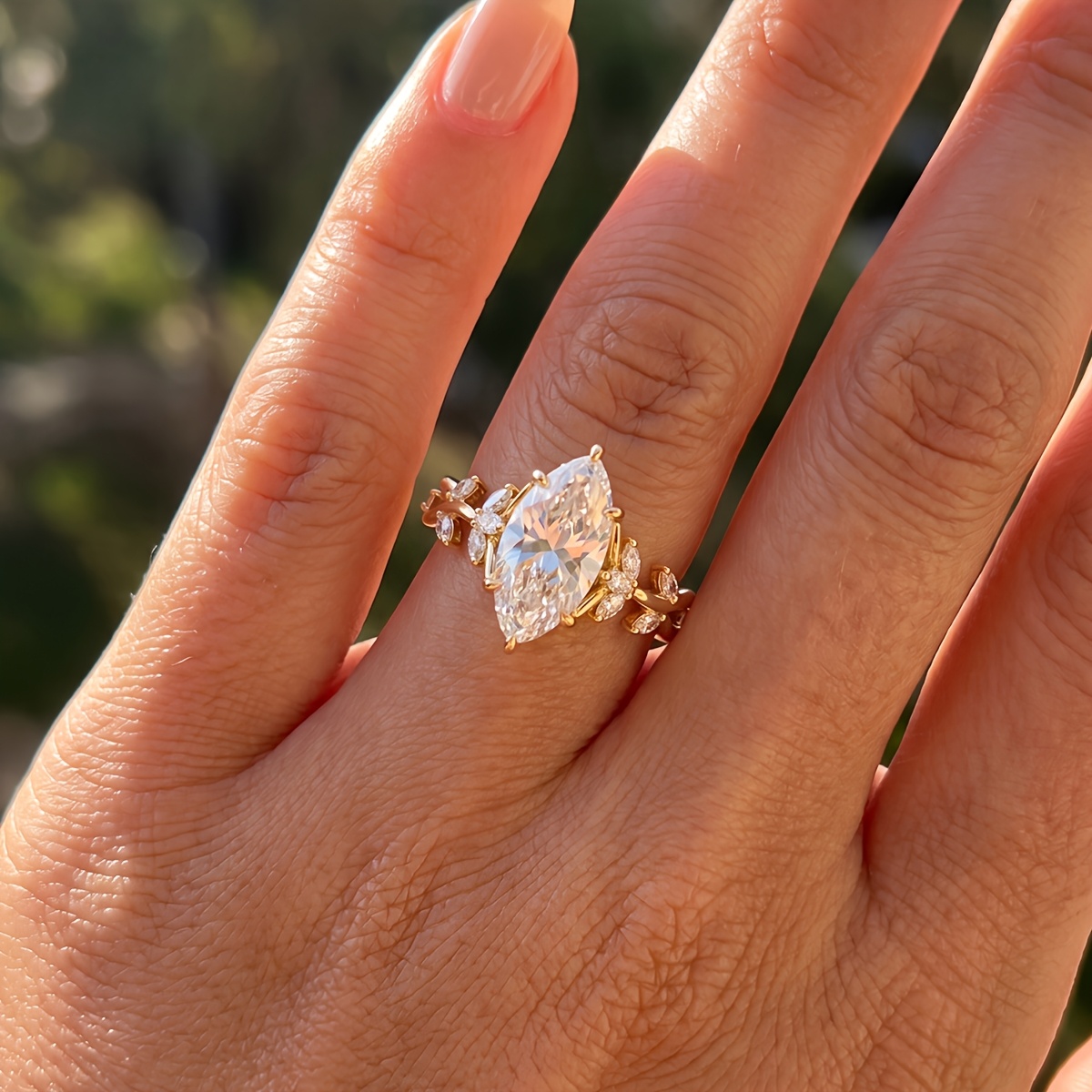 Women's Leaf and Vine Ring, Exquisite Elegant Design