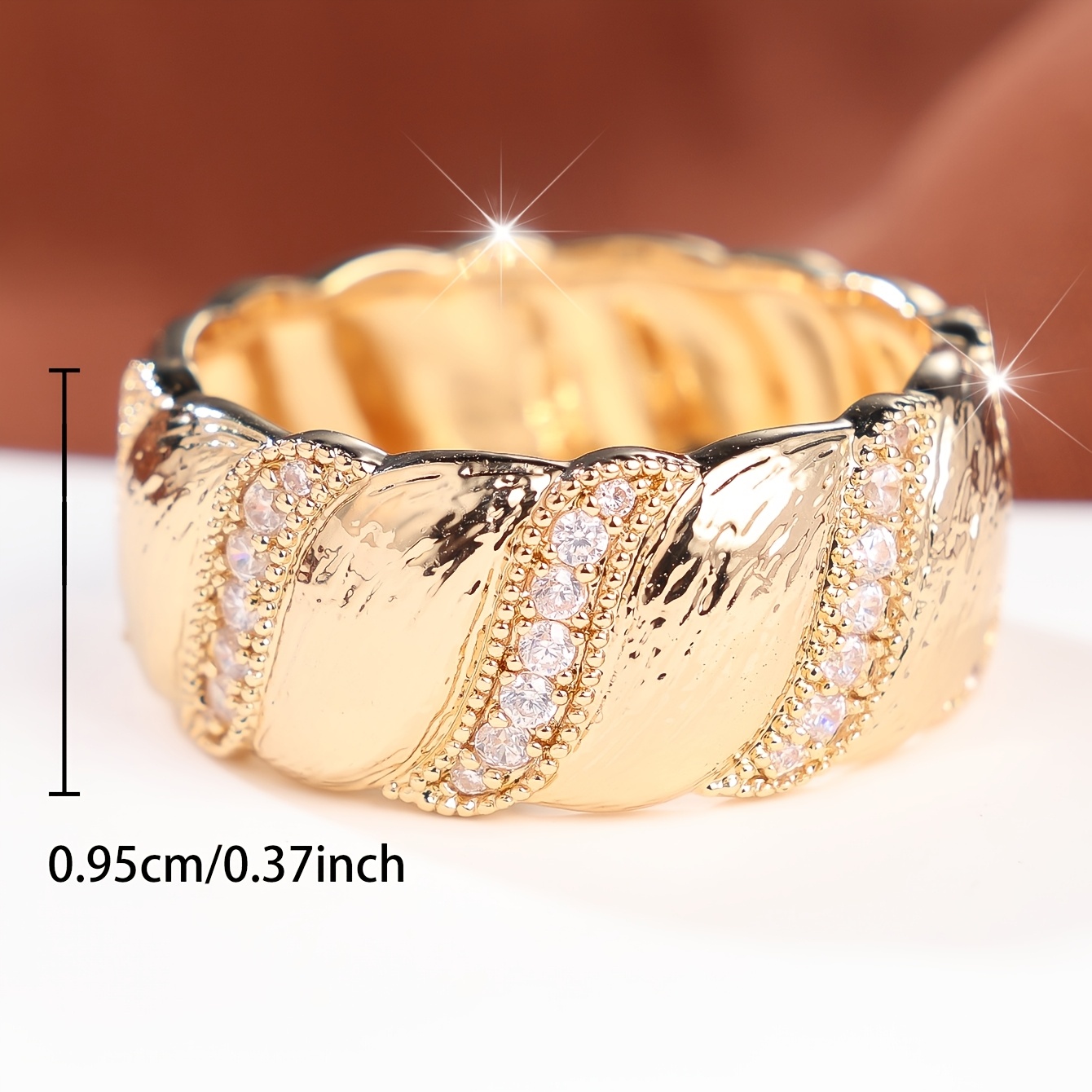 Women's Golden Inlaid White Zirconia Striped Brushed Ring
