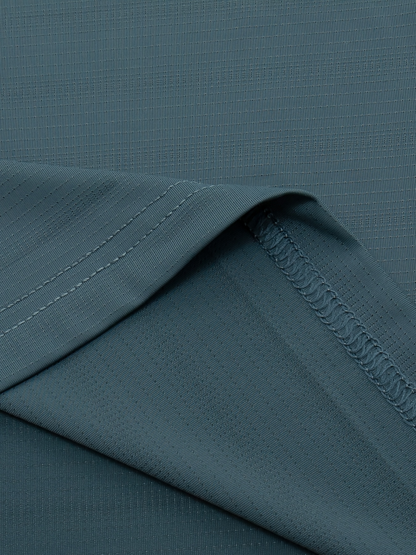 1pc Men's Ice Sliky Fiber T-Shirt with -7? Ice Feel Technology, Moisture-Wicking Quick-Dry High Elasticity Fabric, Breathable Gradient Mesh Design for Sports & Casual Wear - Black, All-Season Round Neck Short Sleeve Tee, Summer Activewear, Moisturewicking Fabric, High Elasticity Shirt