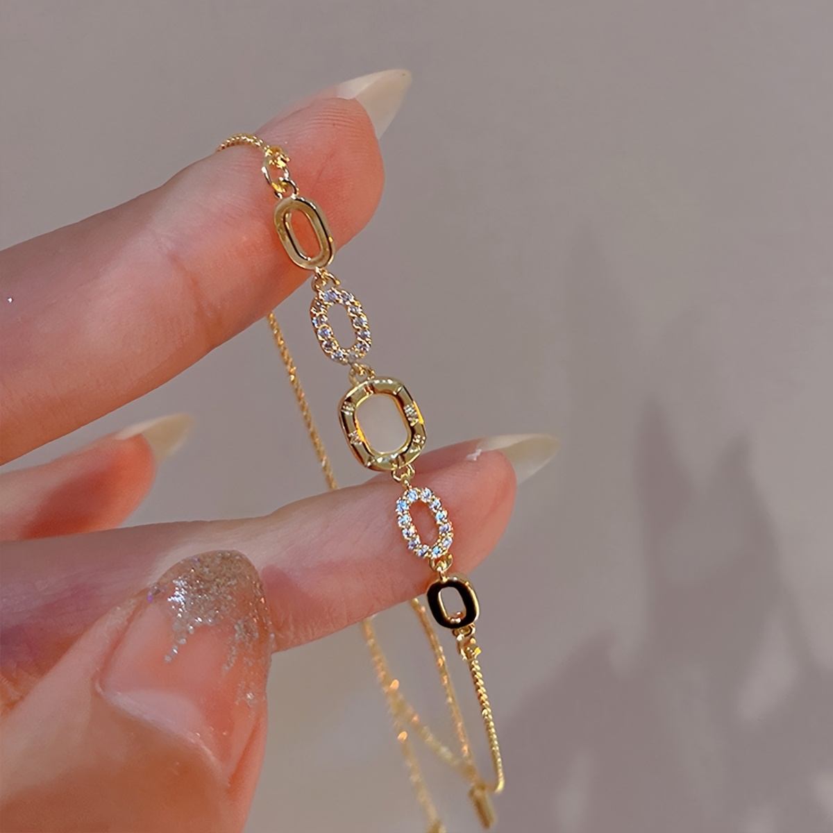 TEMU Elegant Women's Bracelet, Adjustable 18+6cm Chain Featuring Shell And Cubic Zirconia Inlay, Minimalist Accessory For Everyday Use, Parties, And