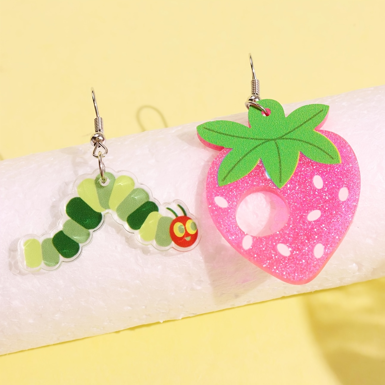 

A Pair Of Cute Eating Strawberry Earrings Cartoon Funny New Ladies Earrings Gift