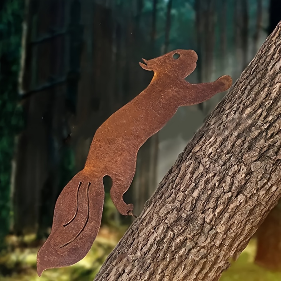 

1pc Creative Rusty Metal Running Squirrel Silhouette Decorative Tree Stump Ornament For Outdoor Yard Garden Installation