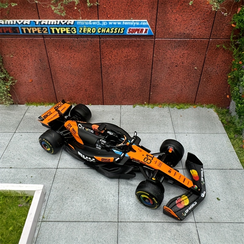 2025 F1 McLaren Team MCL39