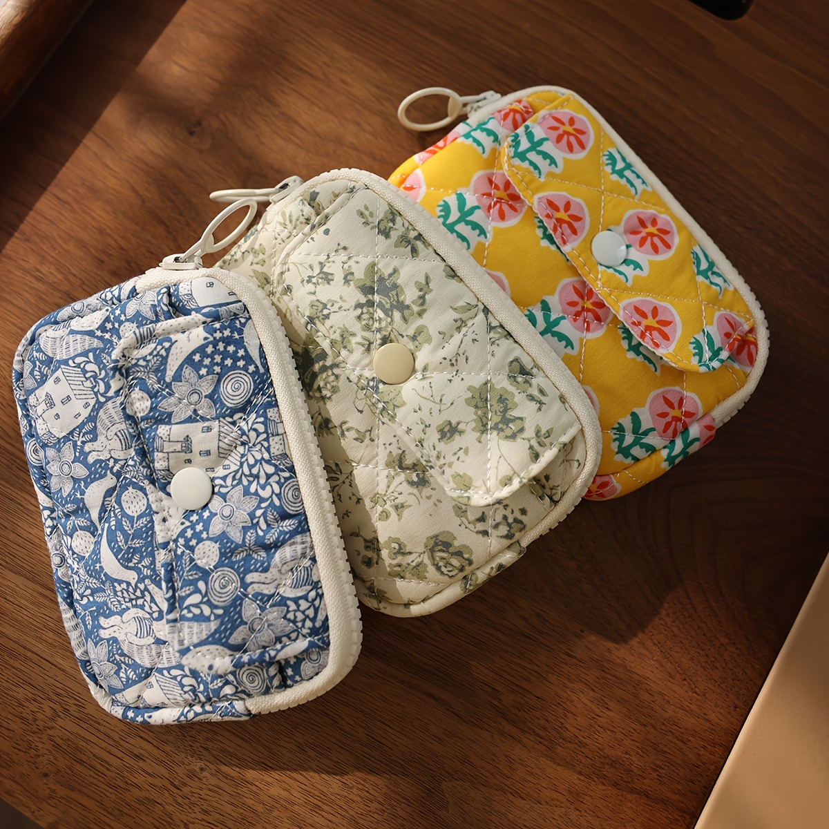 

Quilted Flower Print Coin Purse - 3.74in X 5.12in - Portable And Stylish - Miucatch Brand - Made In Quanzhou