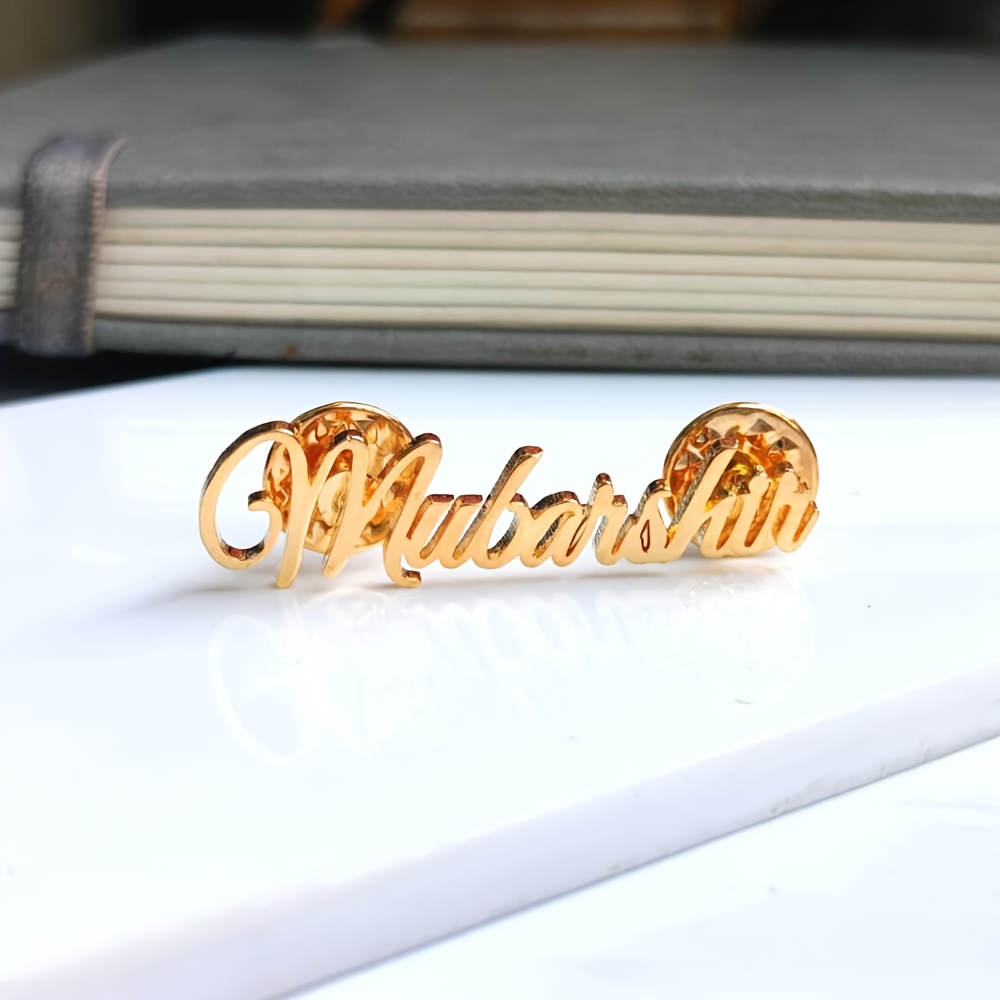 TEMU Personalized Name Brooch - Custom Initial Lapel Pin With Embellished Lettering & Name Tag, -chic Lapel Collar Pin For Wedding Bridesmaid Gift,