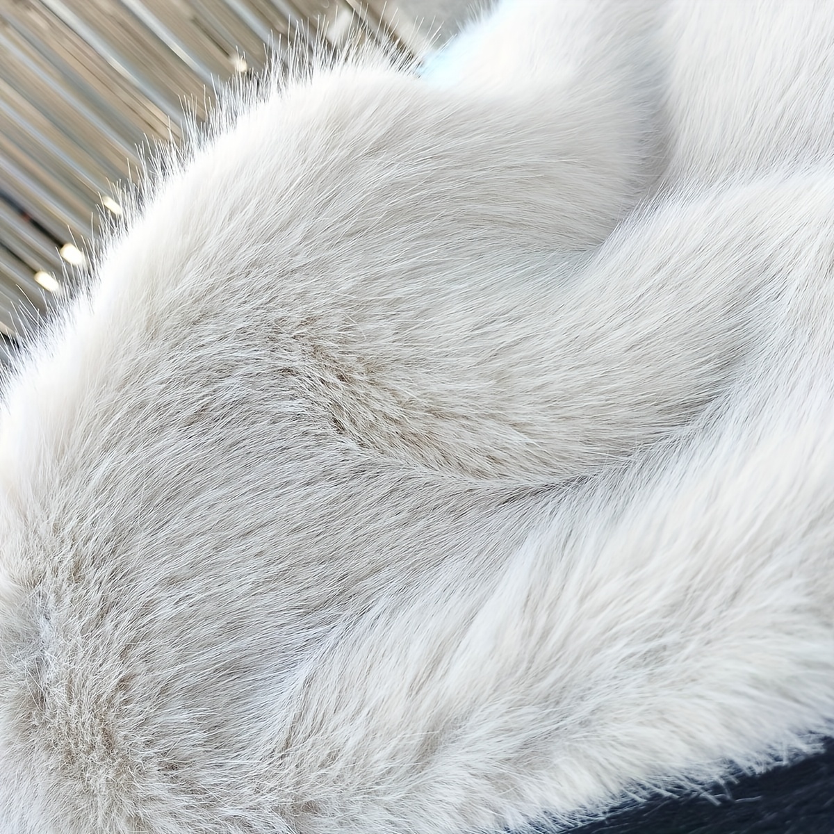 TEMU Artificial Fur Fox Fur Features A High-low Texture With Luxurious Long Hair, Measuring 3cm. This Plush Fabric Is Suitable For Christmas And