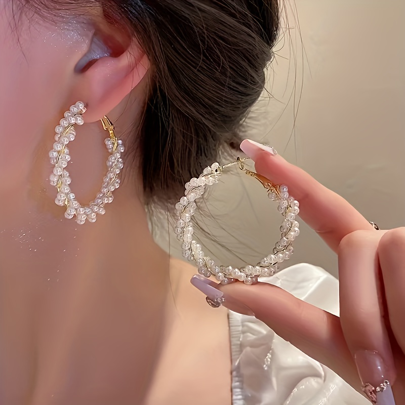 1 Pair [exquisite Shimmering] Elegant Twisted Circle Earrings With Plastic Pearl Decor - Fashionable And Vintage Style, Perfect For Parties And Daily Wear, Novelty Earrings, Women's Additions Jewelry