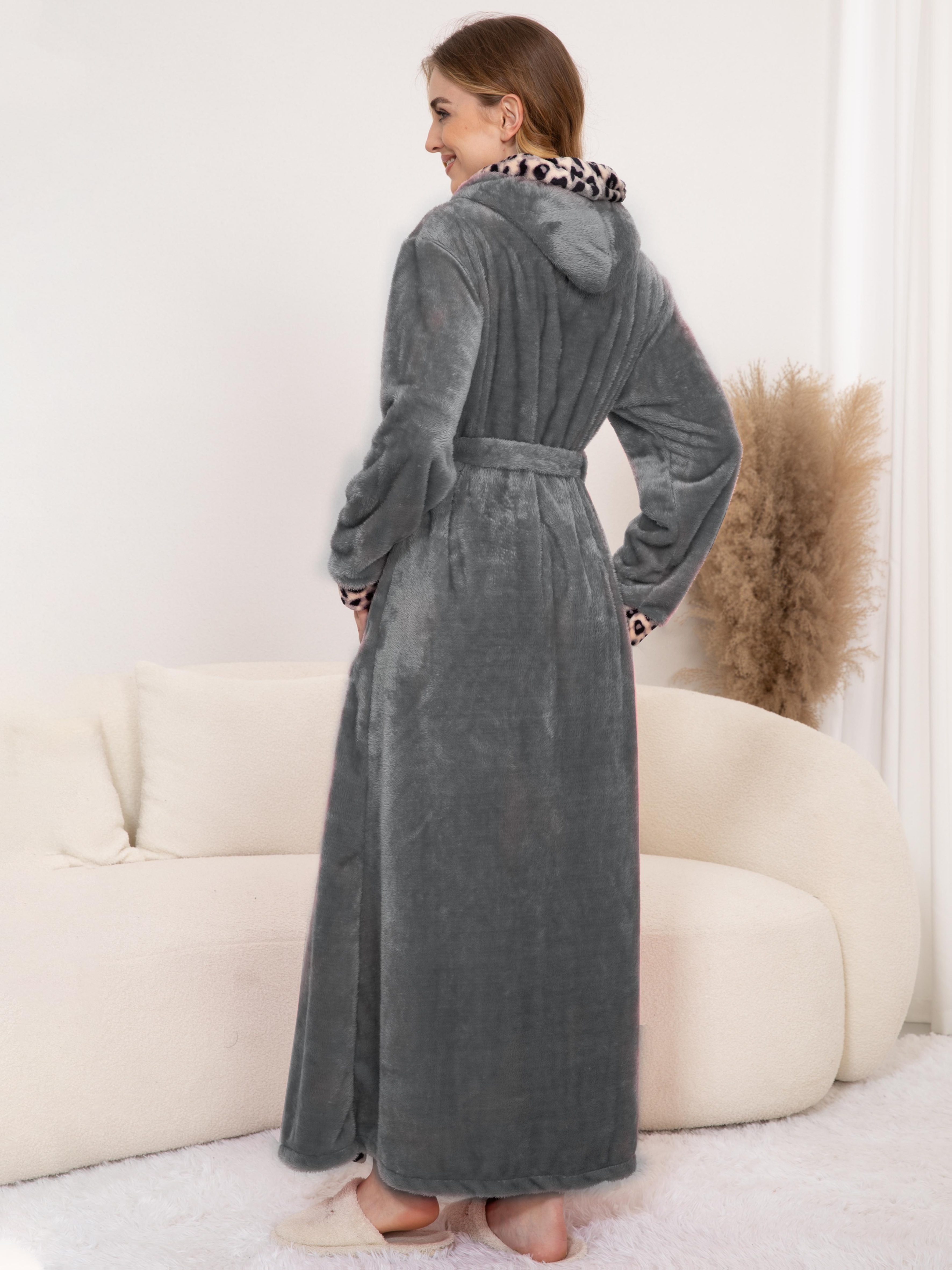 Women's Elegant Leopard Print Hooded Bathrobe - Thick Warm Flannel Robe with Belt & Pockets, Long Sleeve Winter Clothing, Machine Washable Cozy Clothing for Adults (Leopard Pattern, Soft Flannel Fabric)