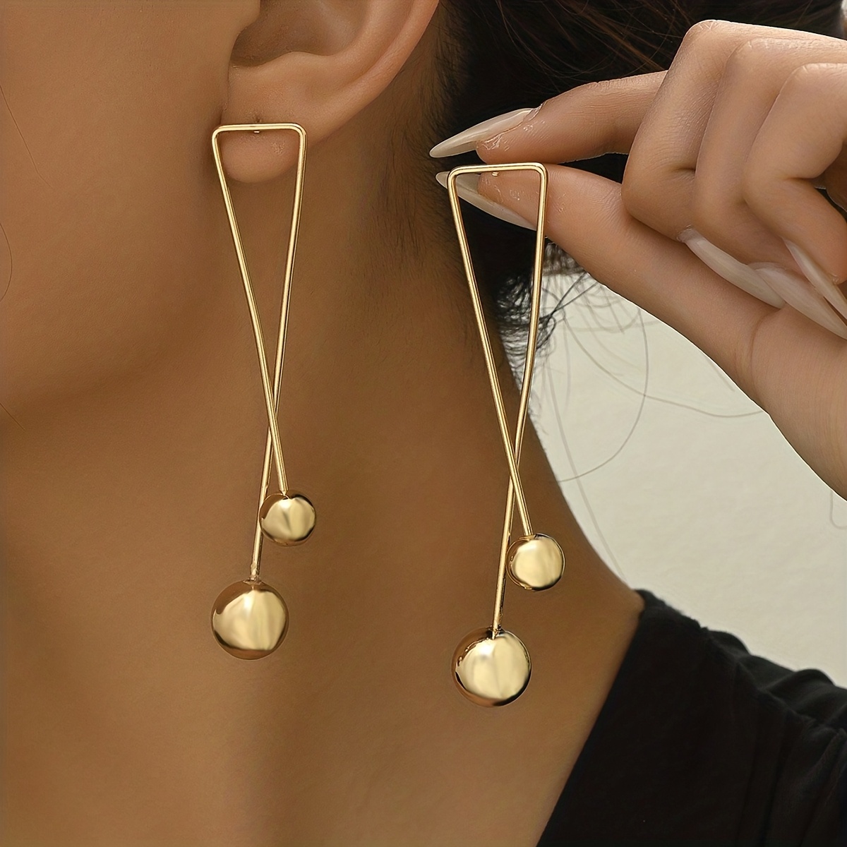 E-shop 1 Paar modische Ohrringe Ramadan Golden Minimalistische Eisen Draht Kreuz Kugel Lange Ohrringe Damen Temperament Kalt Stil Alltagsgeschenk