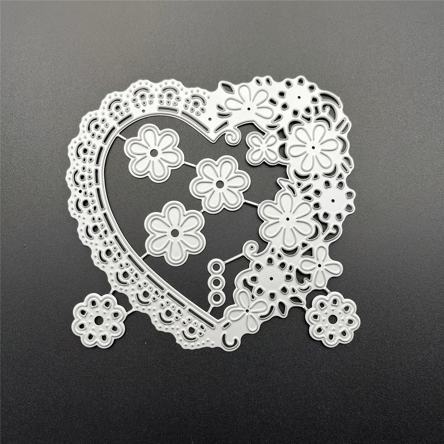 E-shop Valentinstag Hochzeitssaison 1 Stück Herz mit Blumen Metall Stanzform, DIY Scrapbooking Prägeschablone, Handgemachte Grußkarten Dekoration