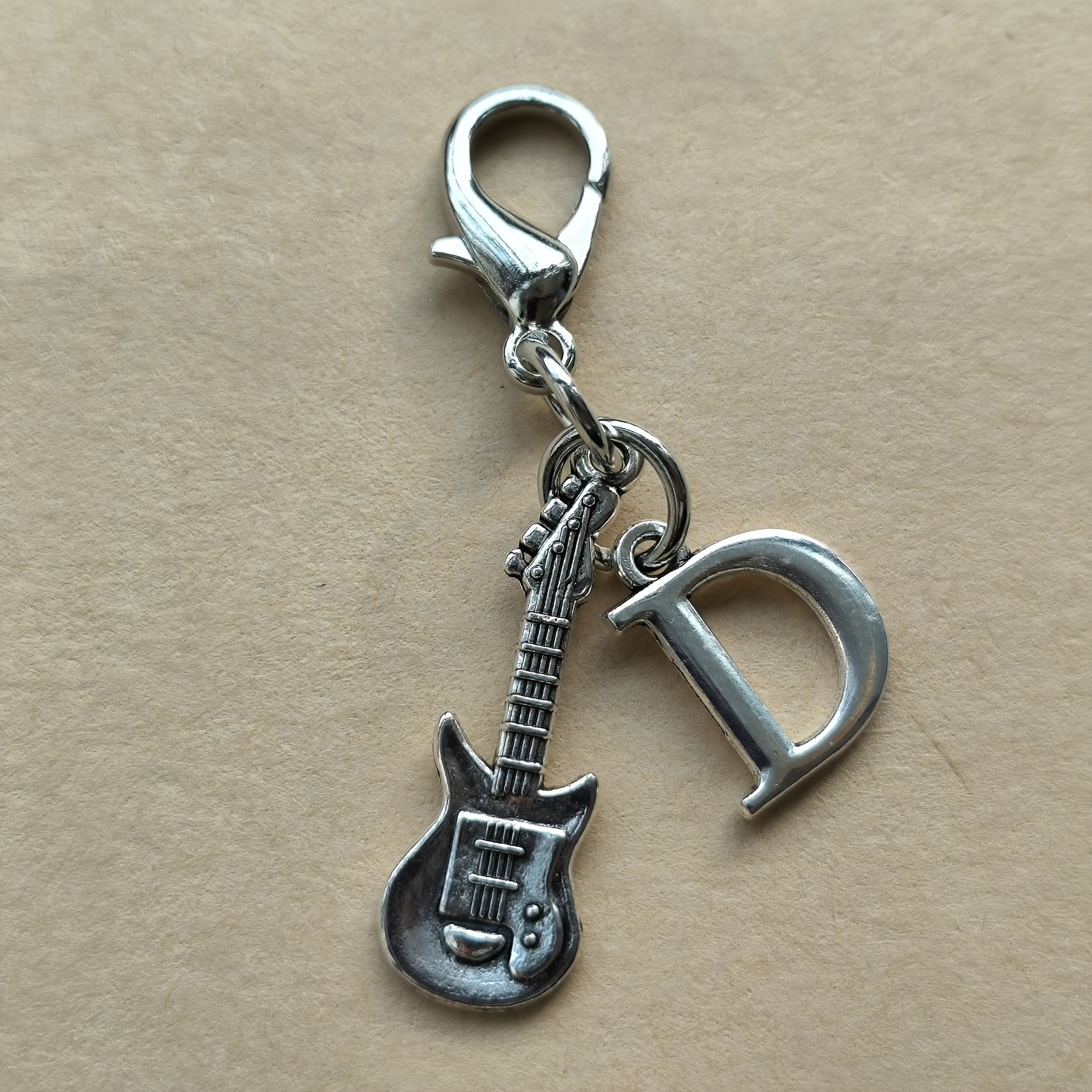 TEMU 1pc Music Festival Guitar Keychain, With Alphabet Guitar, Musical Guitar With 26 Letter Charms | A Gift Suitable For Music Lovers