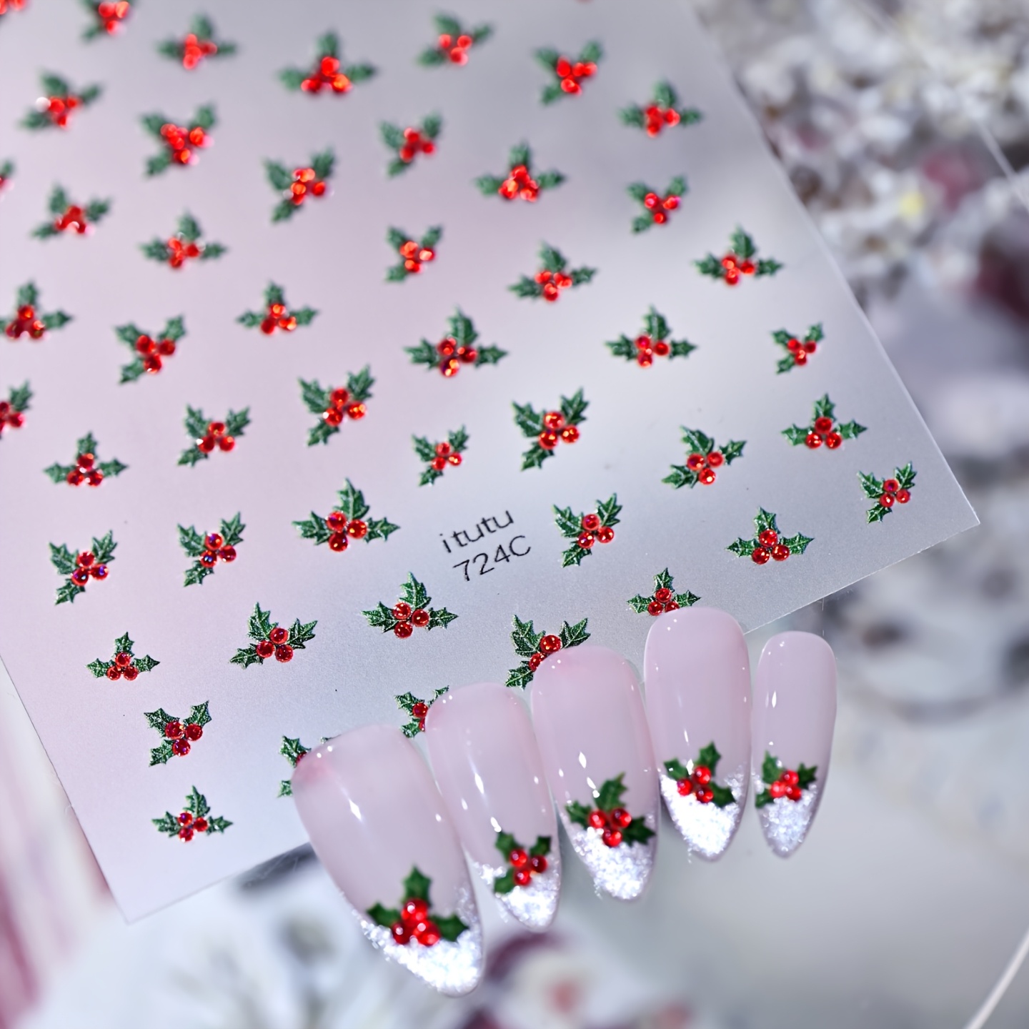 TEMU Herbst- und Winter-Nagelsticker im neuen Style mit roten Heckenrosen, roten Früchten, Schneeflocken, Kirschen, grünen Blättern und Wintermuster,