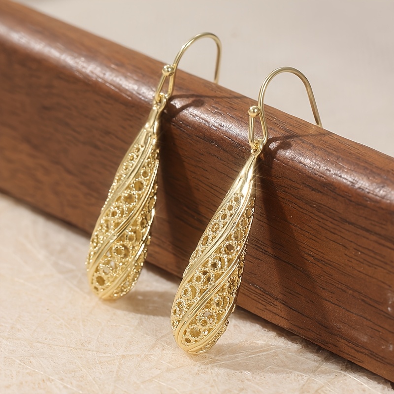 Women's Elegant Golden Net-like Teardrop Dangle Earrings, Vintage Style