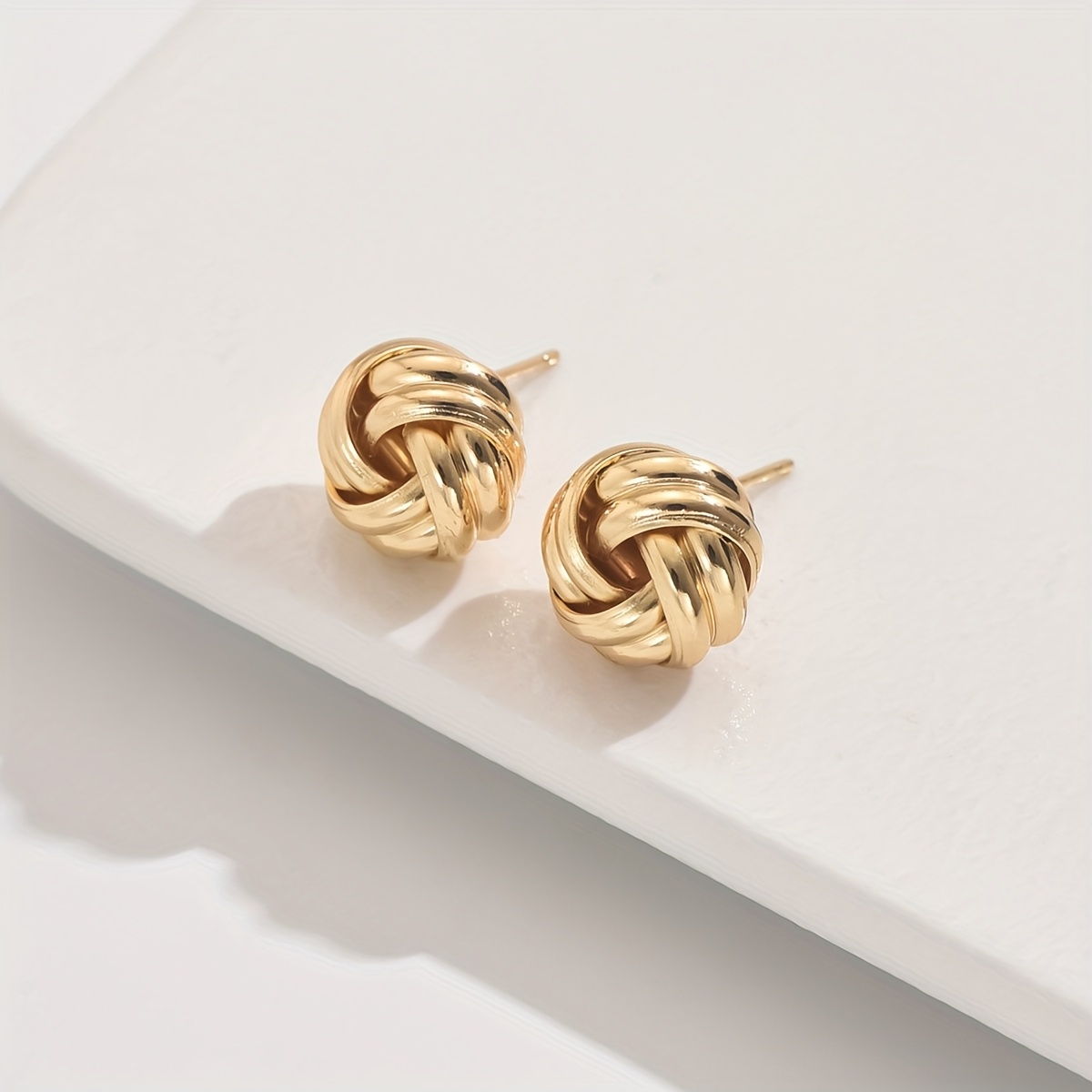 2pcs European And Elegant Simple Twisted Flower Ear Studs
