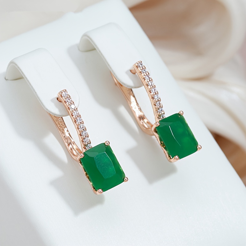 TEMU Une paire de boucles d'oreilles à clip de style vintage pour femmes avec de grandes pierres de zircon synthétique vert foncé incrustées dans du