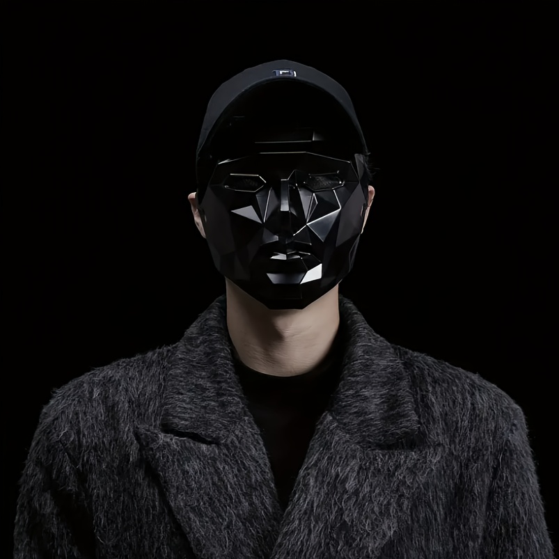 Fashion Black Mechanical Mask, Boss Helmet for Halloween, with Adjustable Shoulder Straps, Made of Thickened PVC Material, Lightweight and Versatile, Suitable for Holiday Atmosphere Gift Mask