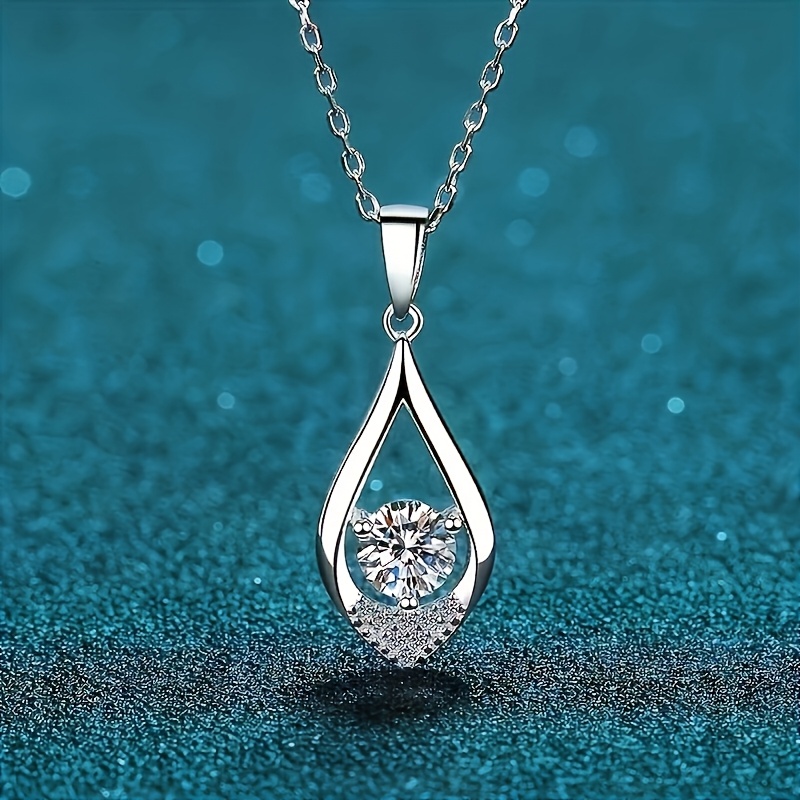 

925 Sterling Silver Plated 0.5 Carat Moissanite Necklace, Suitable For Women's Weddings, Birthdays, Parties, Anniversaries, Jewelry Gifts, Delivered In Gift Boxes