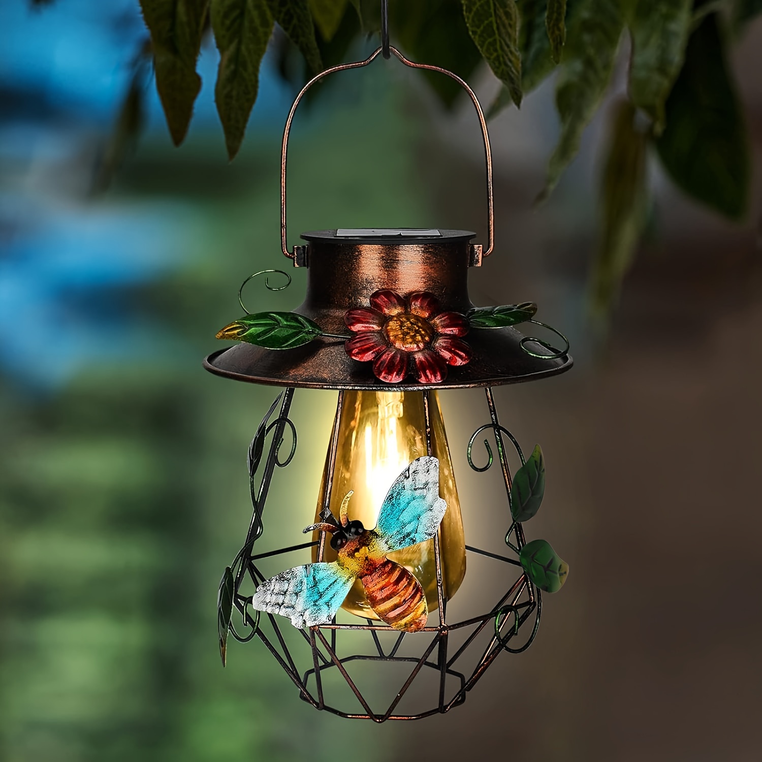 

1pc Solar Hanging Light With Metal Bee, Decorative Lighting Hanging Light, Solar Landscape Lighting Lamp, Great For Yards Patio And