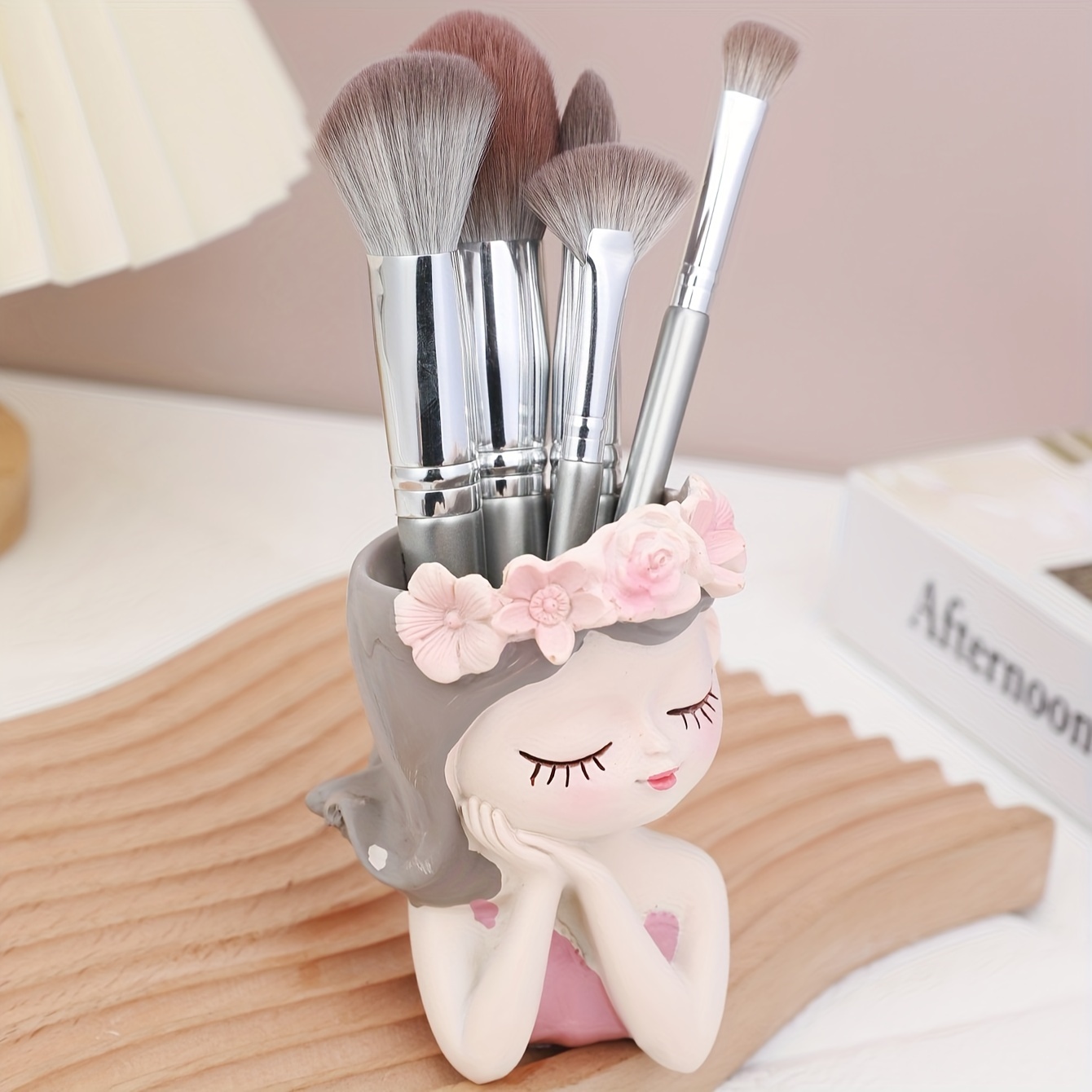 1pc   design rotating makeup brush holder dustproof cylinder storage for eyebrow pencils and brushes ideal for dressing table can   be used as pen holder or vase makeup brush storage eye brow pencil Product details 4