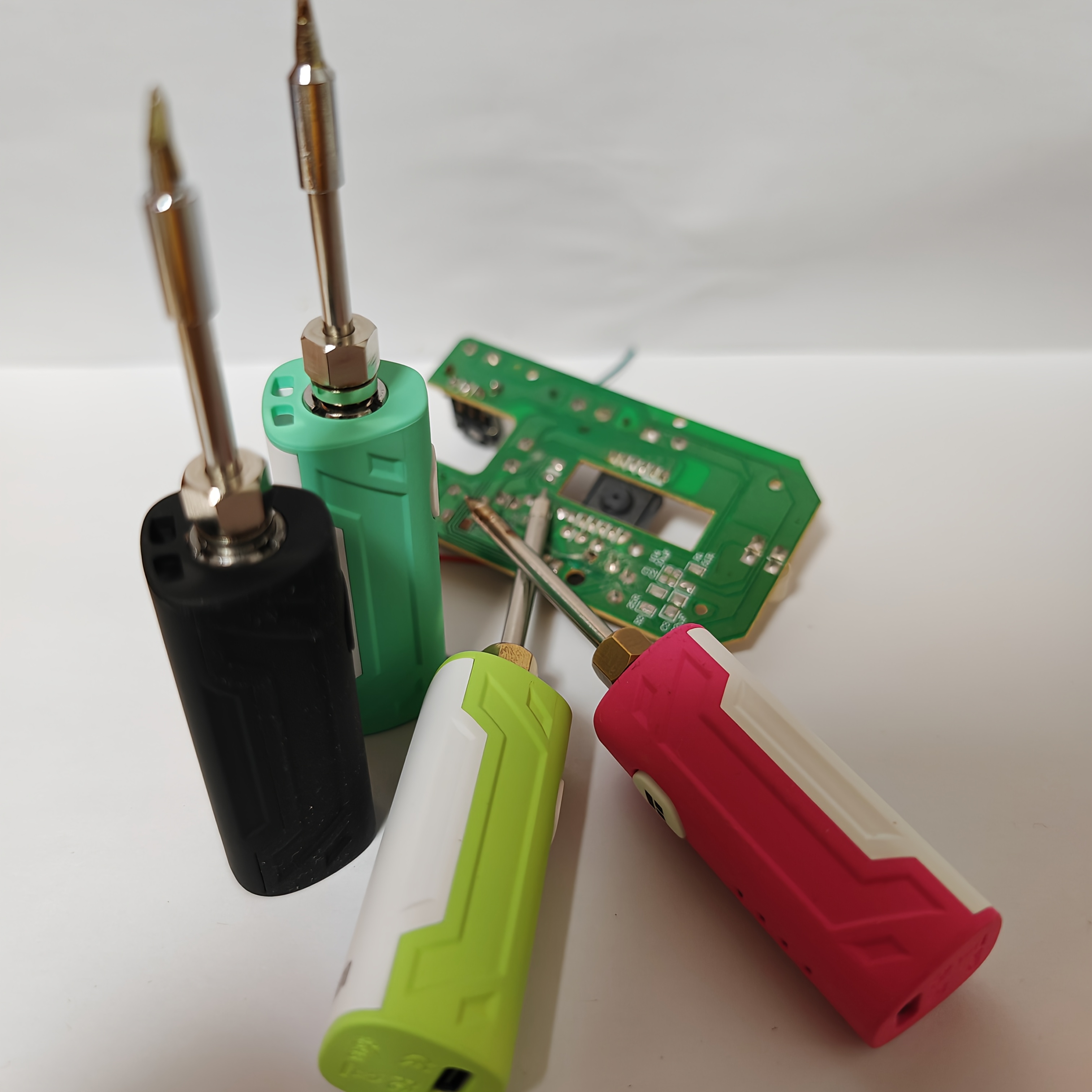 vape 510 thread battery DUBCHARGE - 510 THREAD DUBCHARGE MINI BATTERY - COMPACT AND PORTABLE VAPE  BATTERY SOLUTION | SINGLE (MSRP $17.99) main image 0