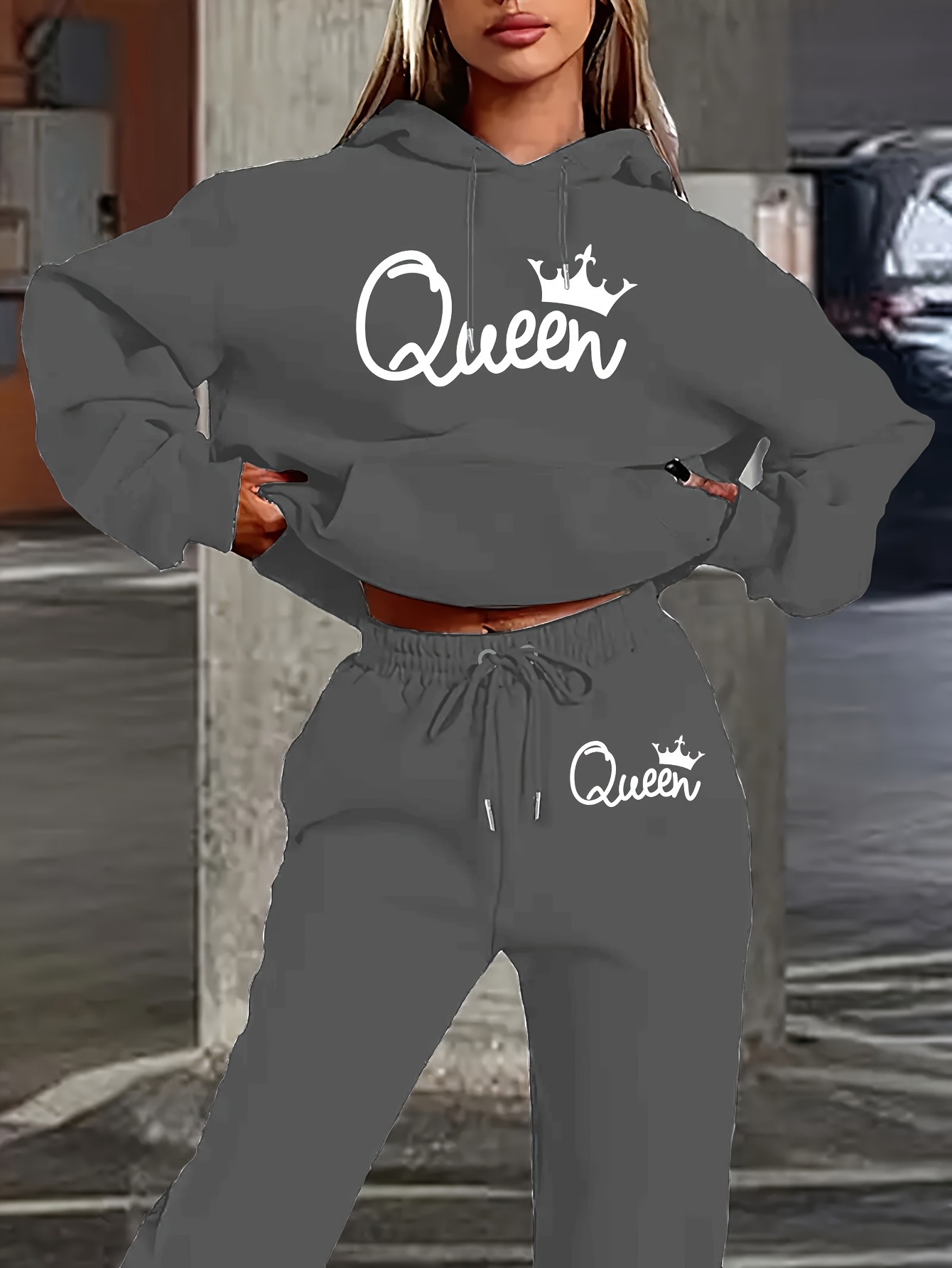 Vrouwenkleding met een twee-delig set met een hoodie en broek