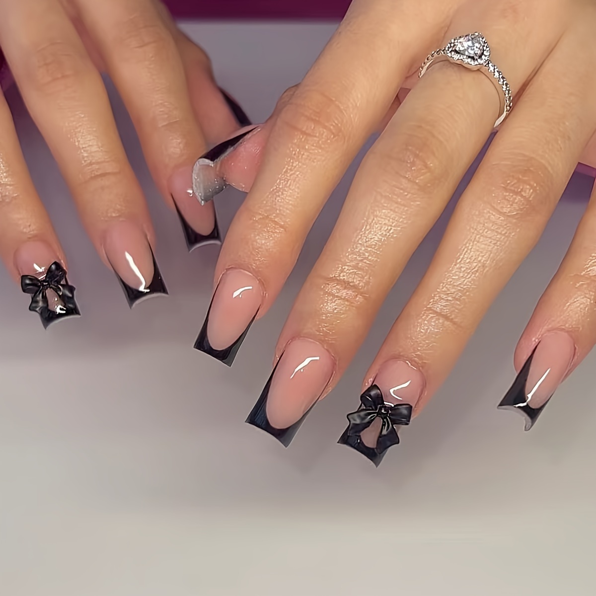 Auiremrti 24 Stück French Tip Press On Nails – Kurze, Quadratische Kunstnägel Mit Zebramuster & Blümchen