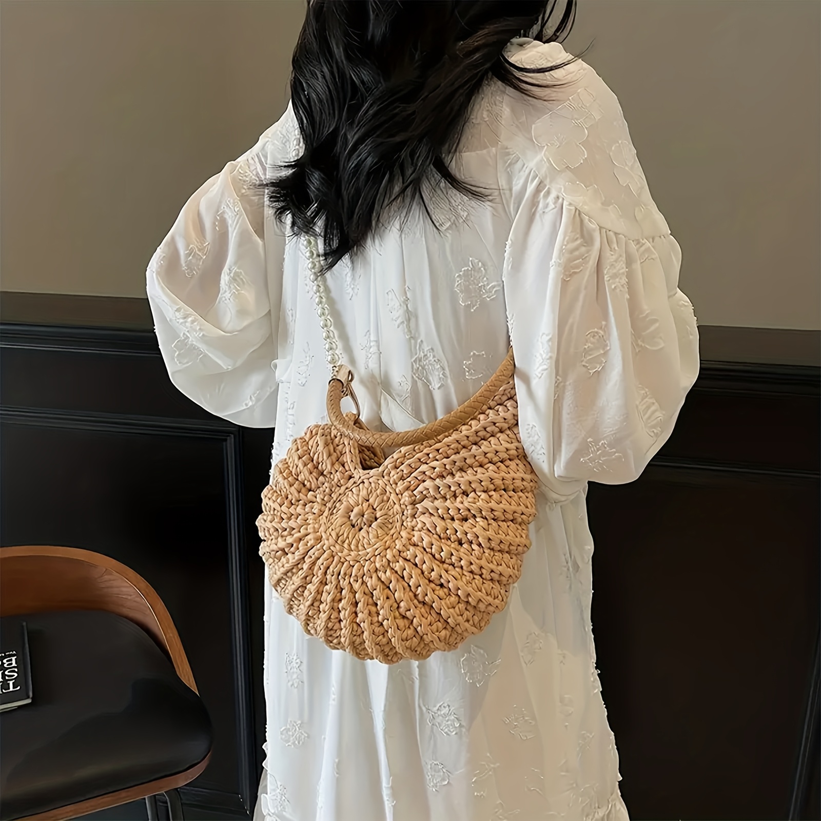 Handwoven Shell Tote Bag with Chain Strap - Large Capacity Bohemian Beach Bag for Women, Beige Summer Vacation Handbag for Casual Outings and Beach Trips, Durable Fashion Design, Beach Bag Accessories, Beach Travel Accessories, Bohemian Style