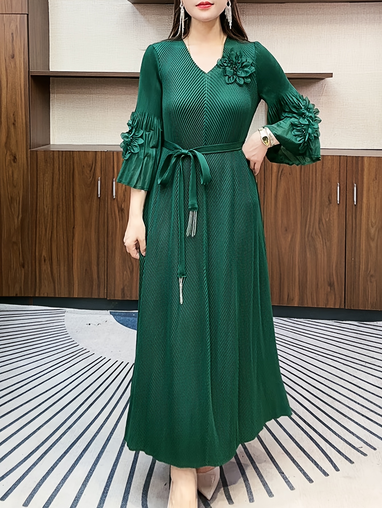 Plus Size * and Elegant 2025 New Style High-End Fashion Pleated Dress, New  Waist-Cinching Design, Stylish, Comfortable, and High-Quality