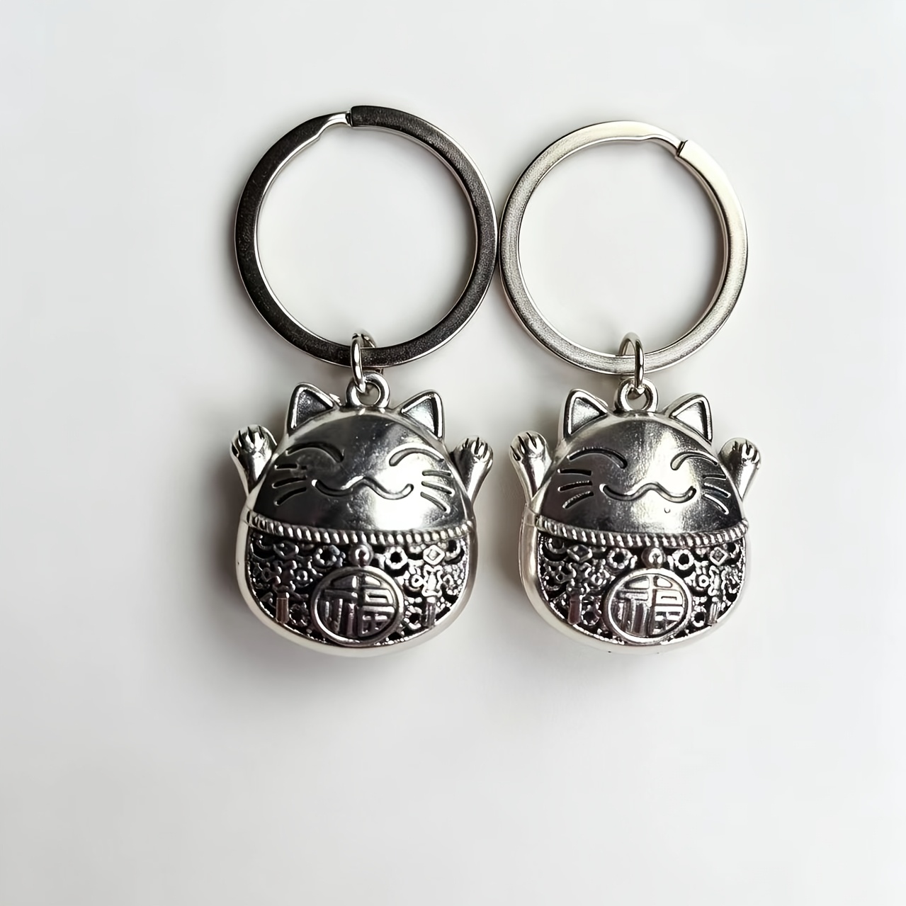 Image of 2pcs Cat Keychain, Creative Car Keychain For Men And Women, Couple's Keychain, And Wealth Car Hanging Ornament, Bag Charm, Holiday Gift