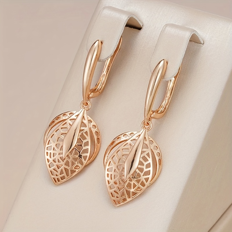 Women's Artistic Hollowed-Out Leaf-Shaped Pendant Earrings