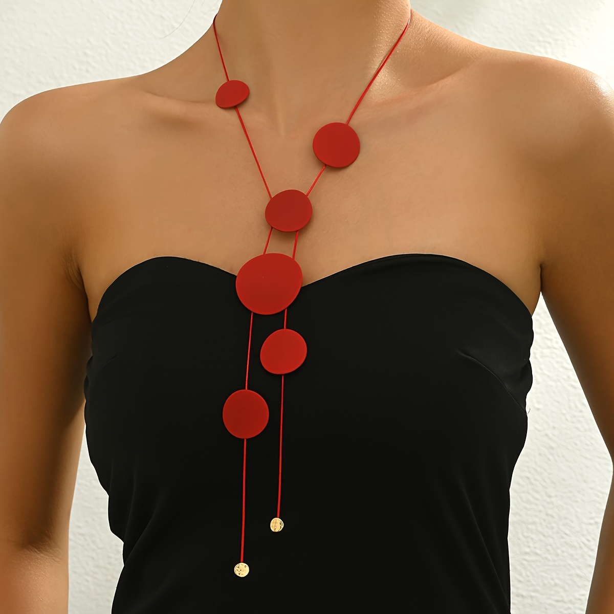 A Stylish Geometric Arc-shaped Metal Circular Pendant Necklace With Tassels, Featuring A Y-shape Design Middle Eastern Metal Aesthetics