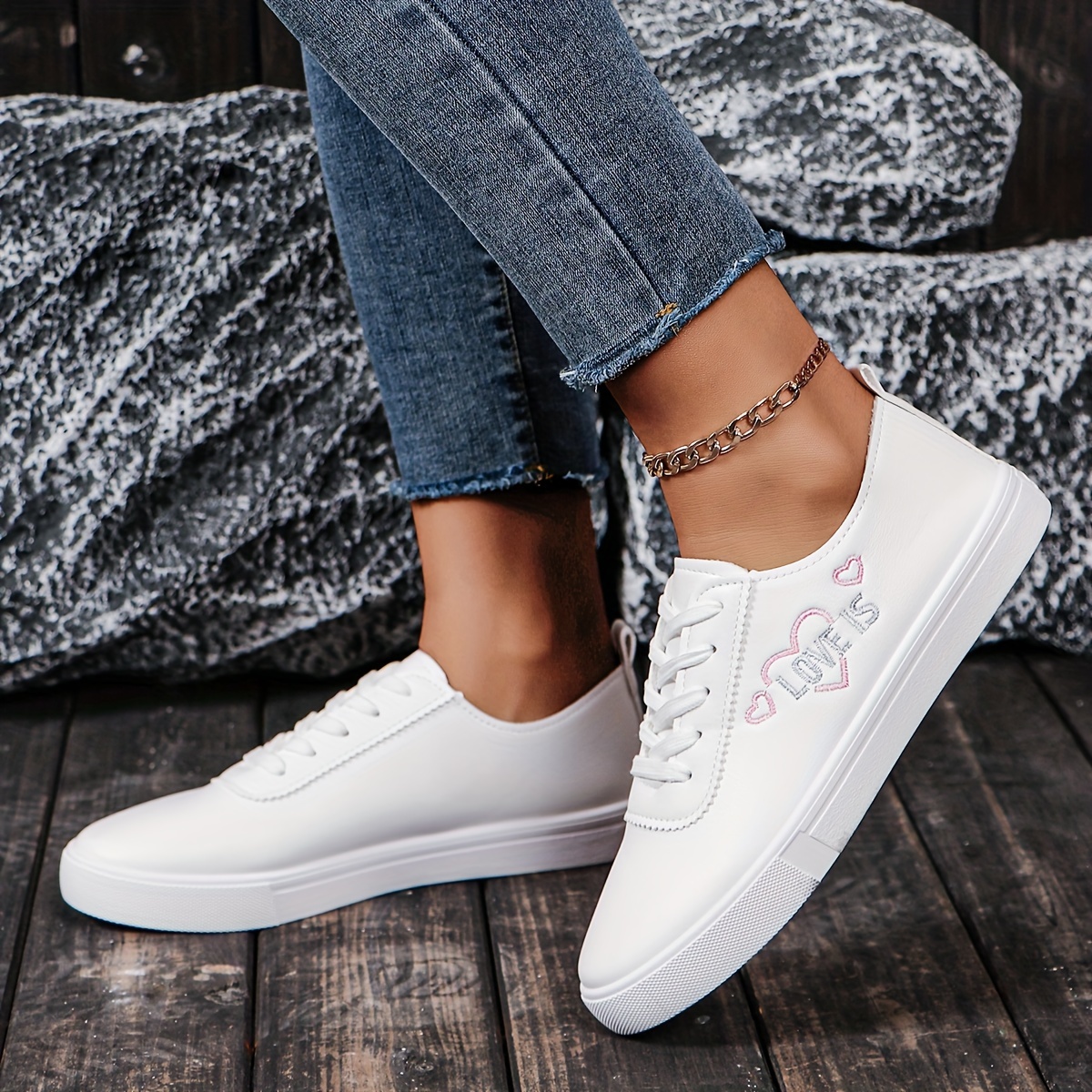 

Women's Heart Print Sneakers, Casual Lace Up Outdoor Shoes, Comfortable Low Top Valentine's Day Shoes