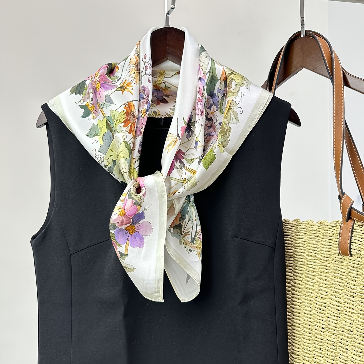 Women's Elegant Floral Print 100% Mulberry Silk Scarf - Soft Breathable Lightweight Non-Stretch Neck Wrap for Spring Summer Casual Outings, Versatile Fashion Accessory, Silk Scarf for Hair