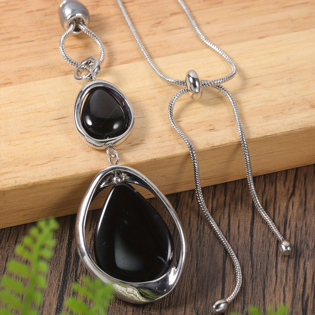 Light and Versatile Sweater Chain Necklace with Drop Shaped Stone