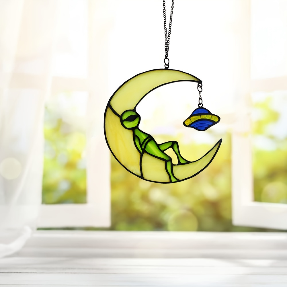 

Alien Suncatcher Window Hanging Decoration, Acrylic Panel Art Catchers, Creative Pendant For Home Garden Decor, Science Fiction Theme Birthday Gift, 15cm Plastic Suncatcher
