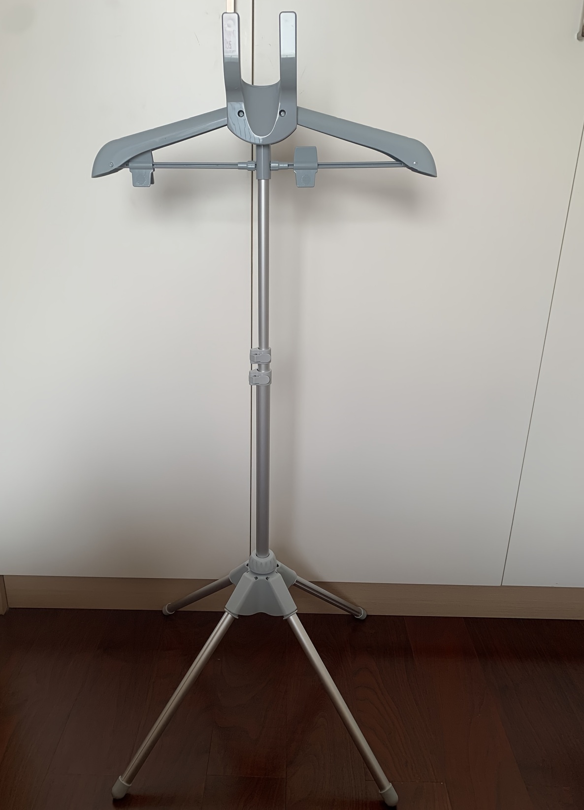 1pc adjustable height aluminum garment steamer stand foldable independent ironing clothes rack portable travel steam ironing holder for bedroom and   multipurpose use details 8