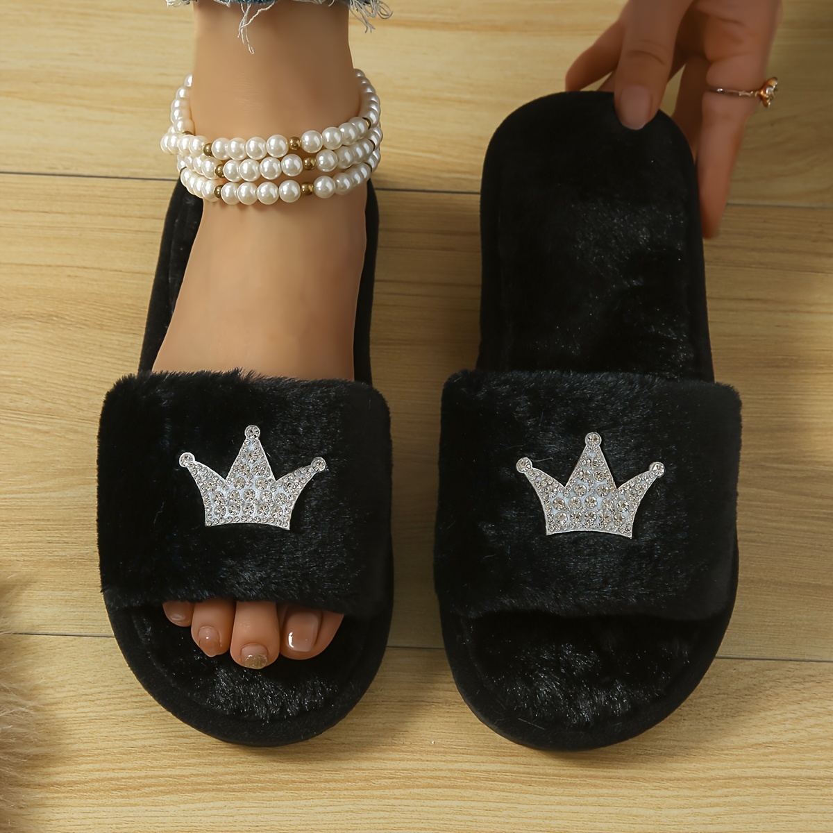 

Crown Decorated Plush Women's Slippers, Open Toe Soft Sole Flat Plush Shoes, Slippers In Winter