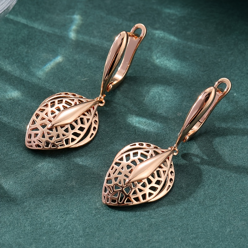 Women's Artistic Hollowed-Out Leaf-Shaped Pendant Earrings