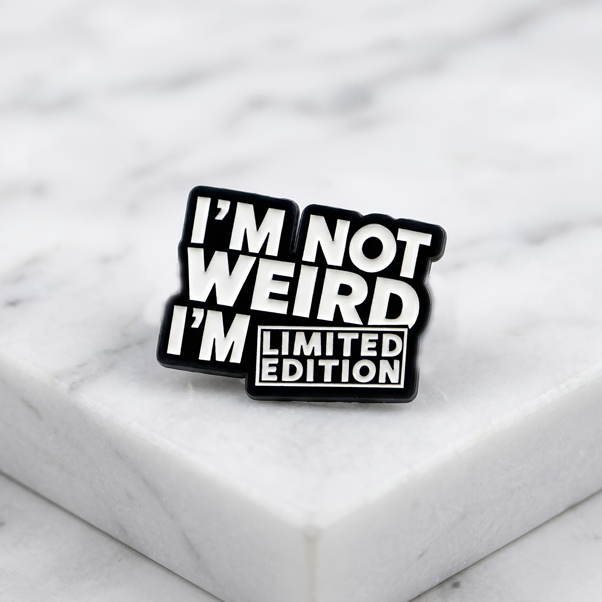 TEMU Broche con y de estilo europeo y americano, alfiler decorativo versátil para ropa, broche con diseño de y , accesorio decorativo versátil para