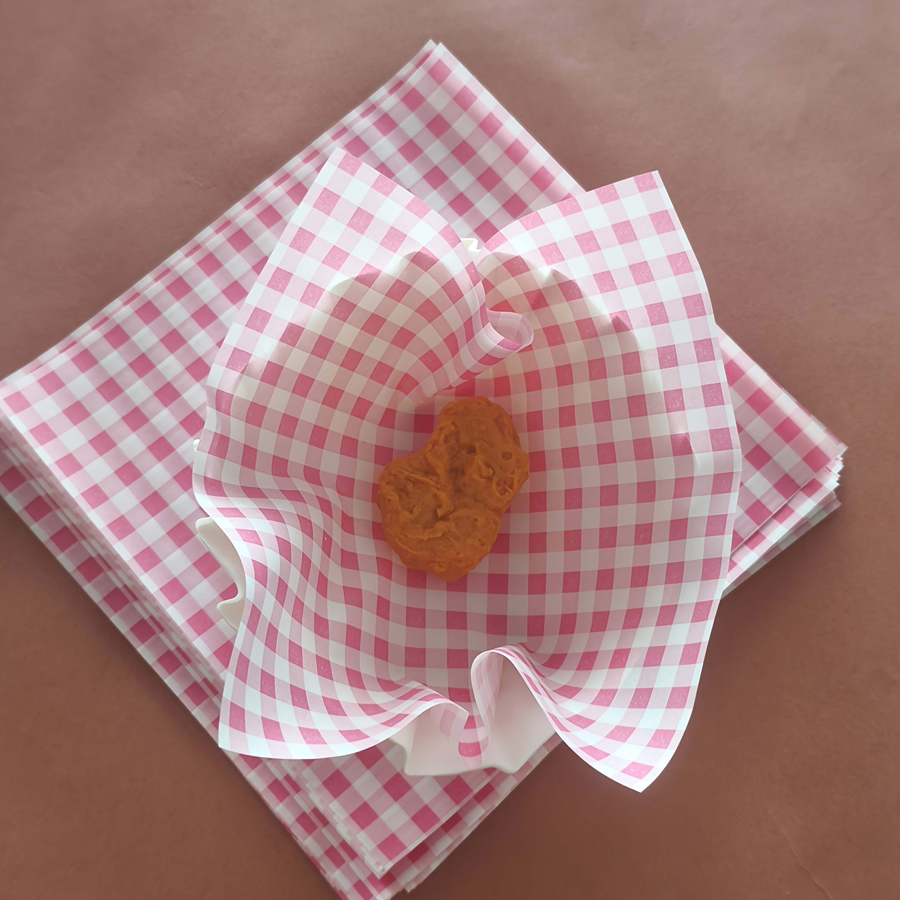 TEMU 90pcs Of Powder Grid Oil-proof Paper, Hamburger Paper, Oil-proof Tray Paper, Bread Baking Plate, Pizza And Sandwich Pad Paper, Food-grade Picnic