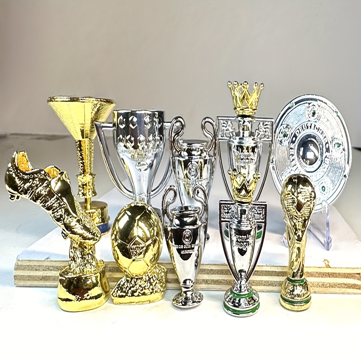 

1pc Random Selection Miniature Trophy - Alloy Champions Cup Replica, Football Collectible Figurines, Car Dashboard Decor, Home Ornament Accessories - Soccer, Serie A, Uefa,