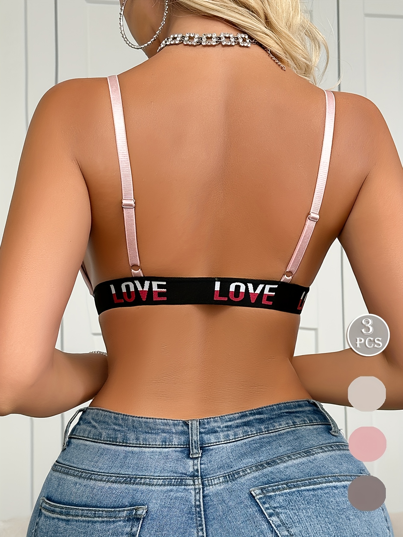 Set van drie push-up bh's voor dames met voorsluiting.