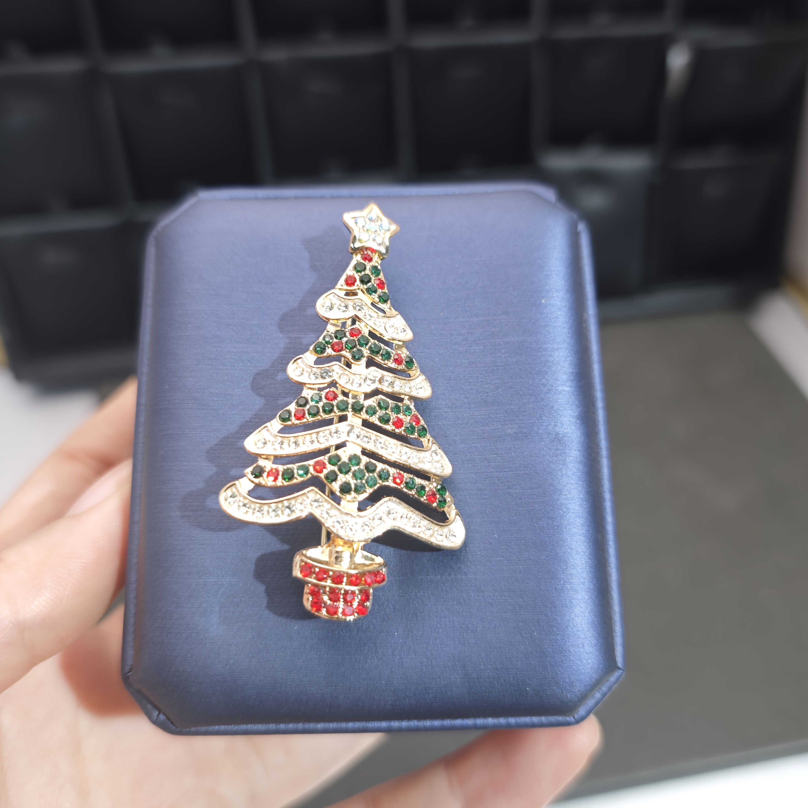TEMU Christmas Tree Brooch Christmas Gift Rhinestone Clothing Accessory Men Women Pin
