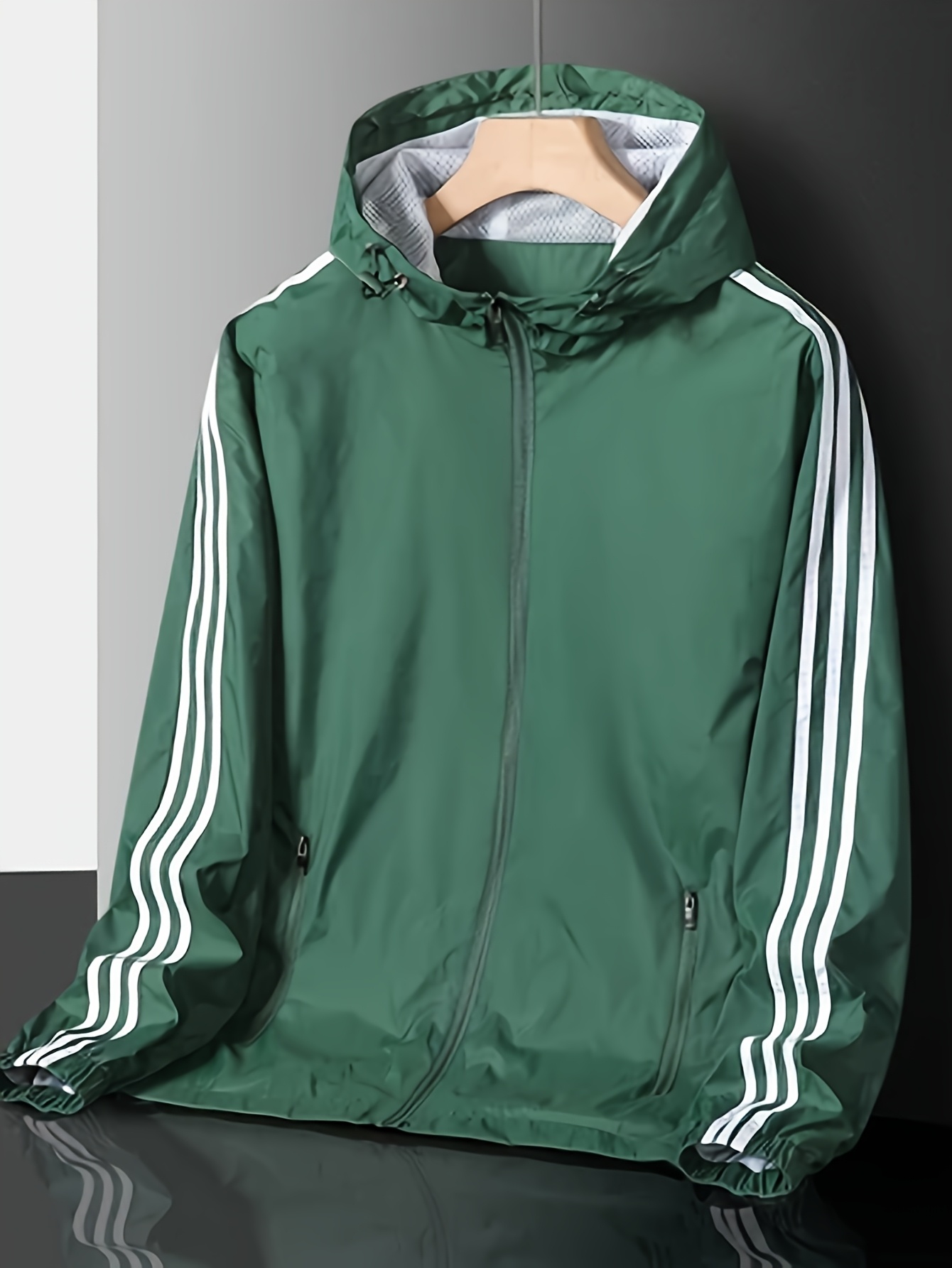 New Spring And Autumn Men'S Jacket with a Hood, Casual Sports Outdoor Wear Featuring Three Stripes, Popular Men'S Clothing That Is Comfortable, Versatile, And Flattering