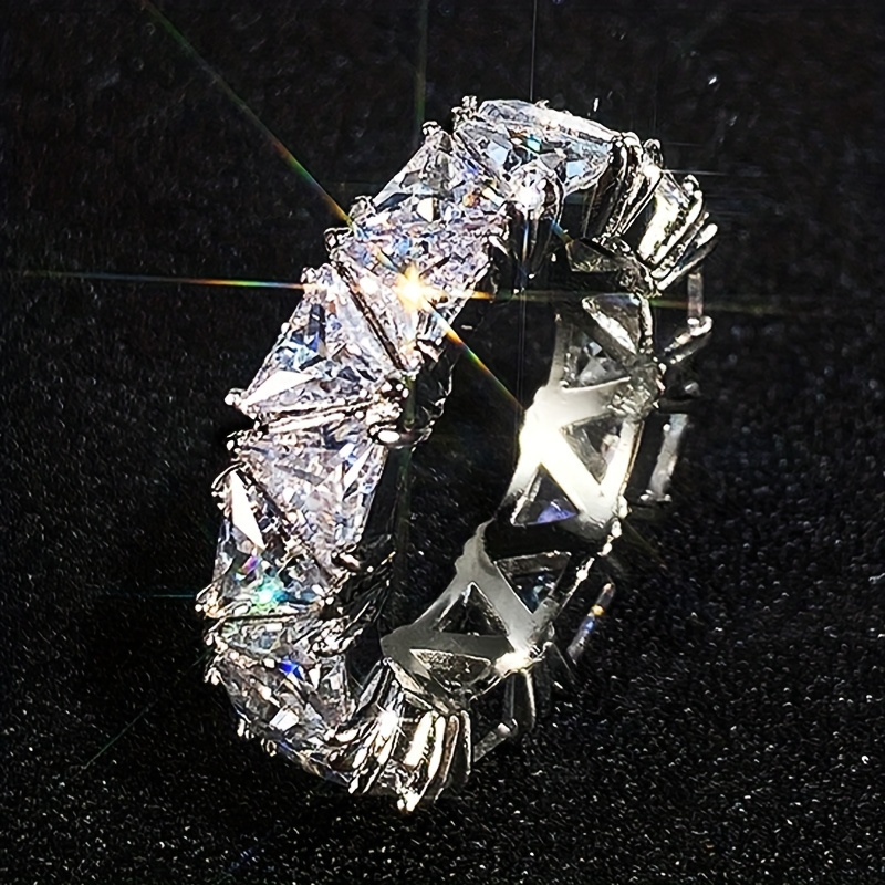 

Hot Selling Hand Jewelry Single Row Triangle Zircon Ring Female Creative Gift Ring